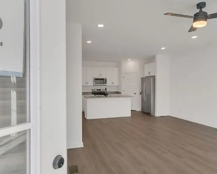 310 Cedar St #2 — Photo 4