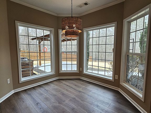 5th image of 31 Ridgeview Dr