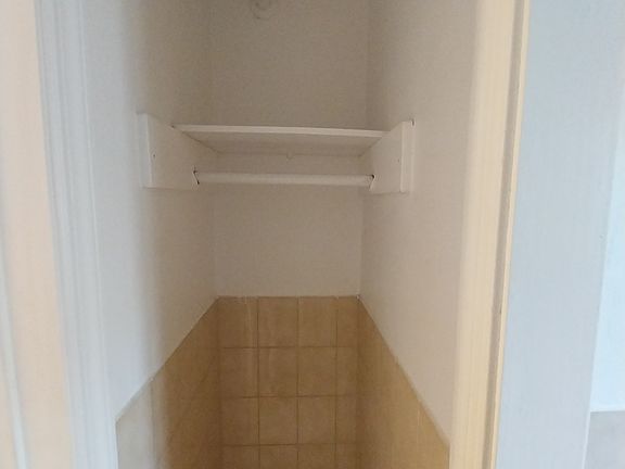 4th image of 902 3rd St Unit 6