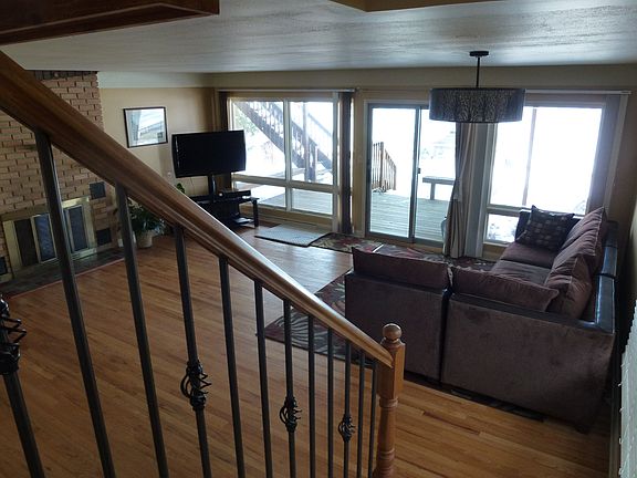 3rd image of 4376 Island Park Dr