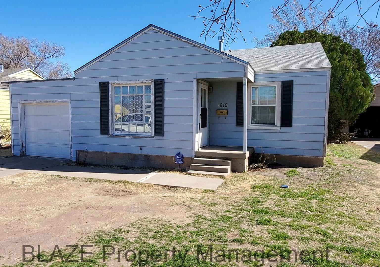 2 Bedroom in Lawndale — Photo 1