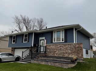 715 Lacy Ave, Streamwood, IL 60107