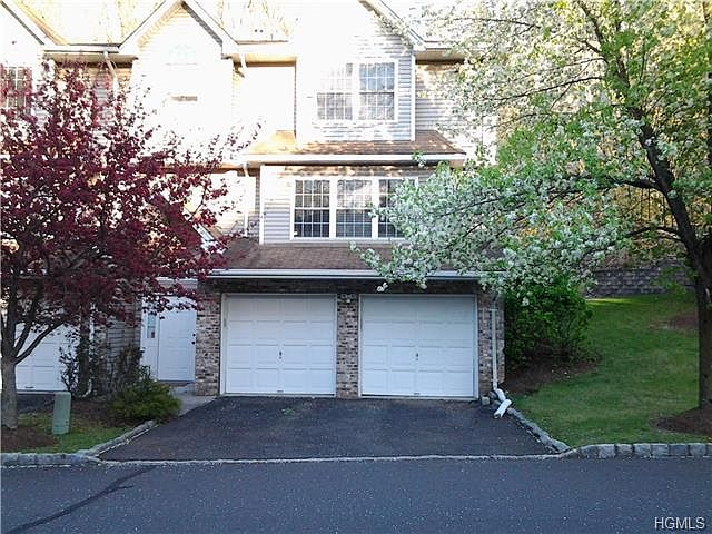 1st image of 26 Hillside Ln #26
