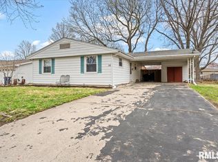 16 Marian Ln, Springfield, IL 62704