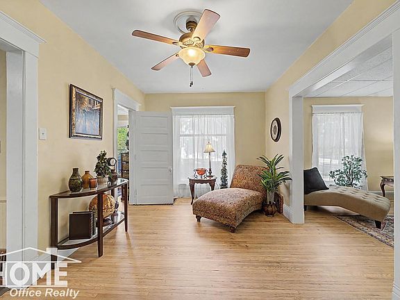 3rd image of 432-434 E Oliver St