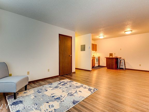 2nd image of 901 10th Ave W #8082887