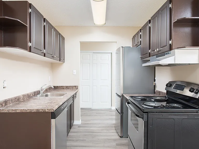 1602 Sherwood Dr — Photo 29