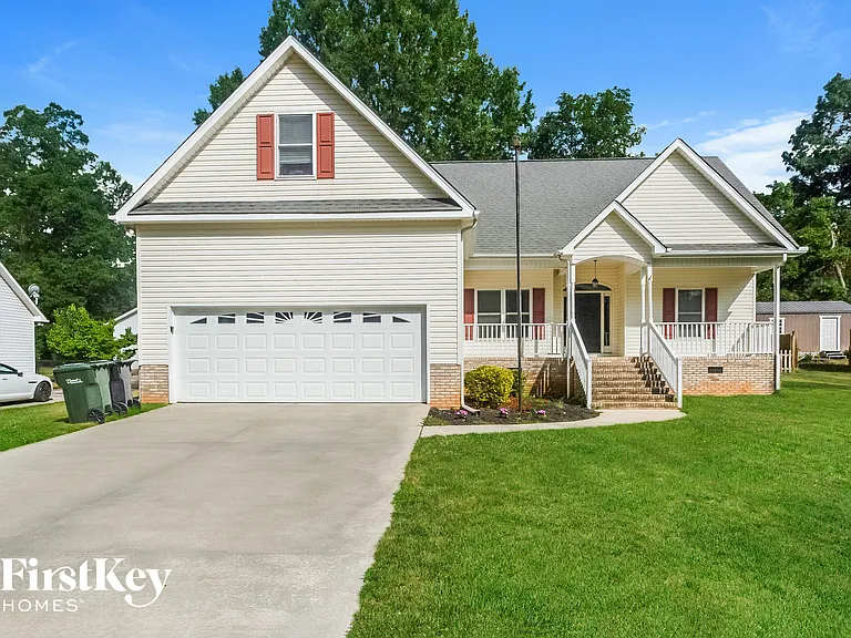 376 Stonehaven Ct SW — Photo 1