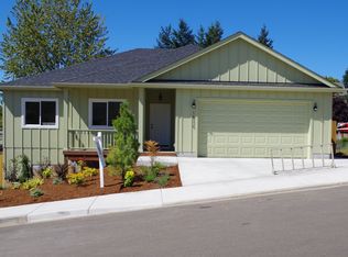 1530 Red Hills Pl, Cottage Grove, OR 97424