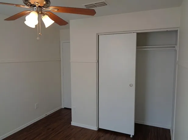 8057 W Hatcher Rd — Photo 13