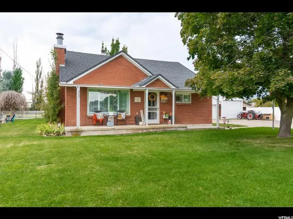 6209 W 5700 S, Hooper, UT 84315