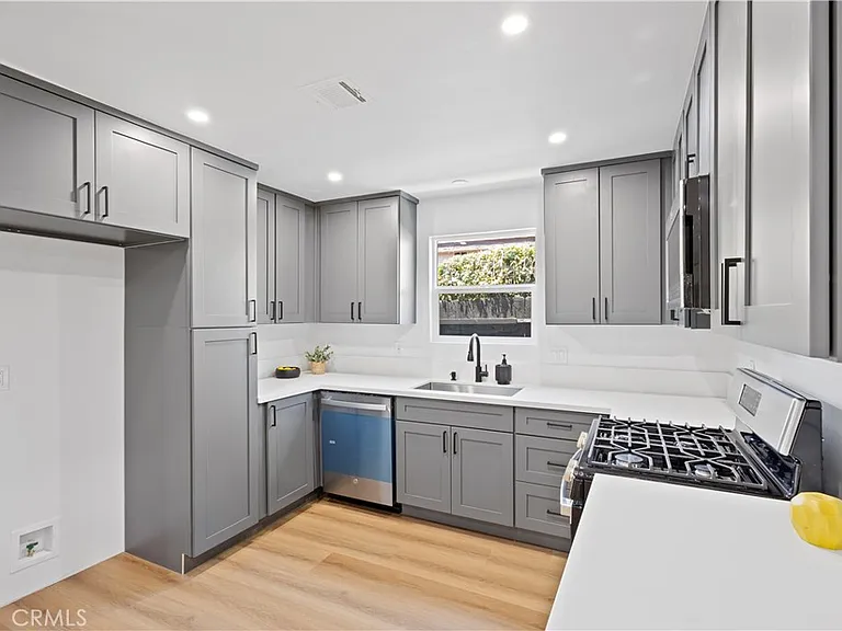 7629 Arcola Ave — Photo 10
