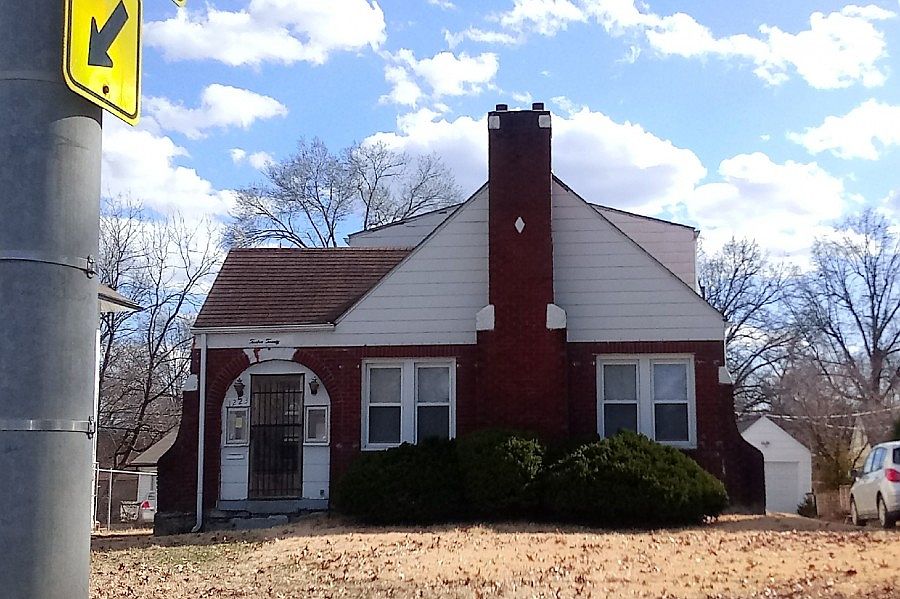 1st image of 1223 E 75th St