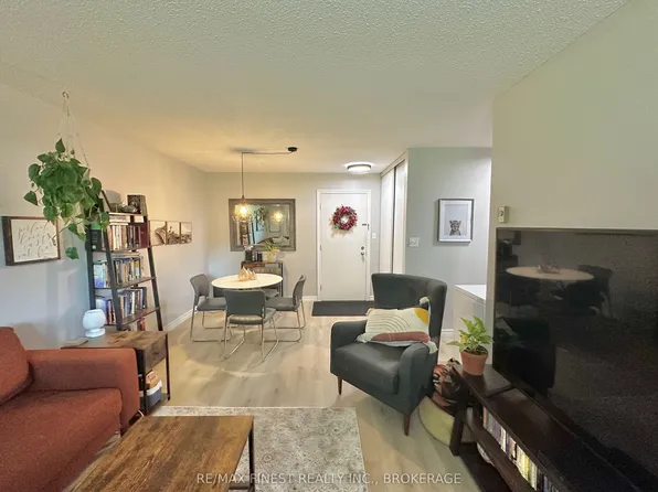 835 Milford Dr #109, Kingston, ON K7P 1A7