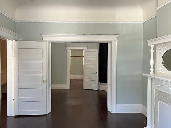 2nd image of 2019 Oak St