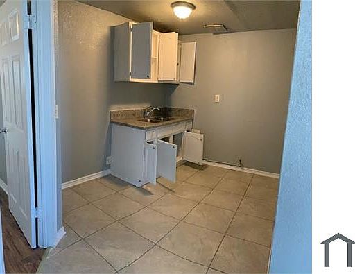 3rd image of 9621 Grandee Ave