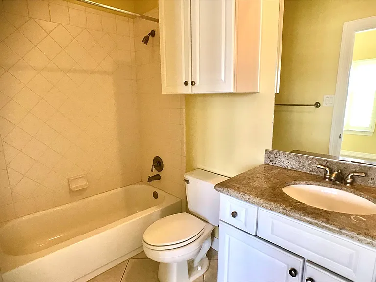 2104 Bancroft St — Photo 34