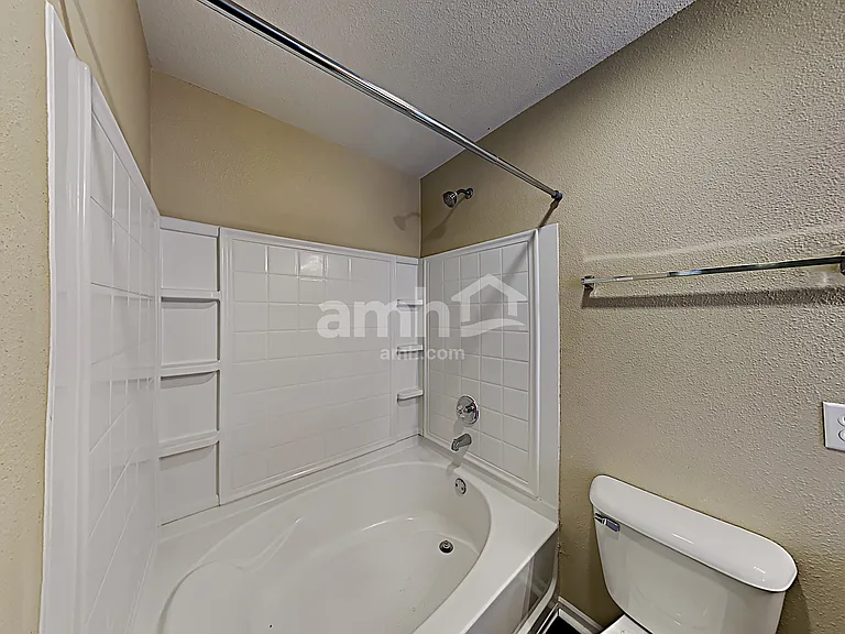 502 Bourneside Dr — Photo 15
