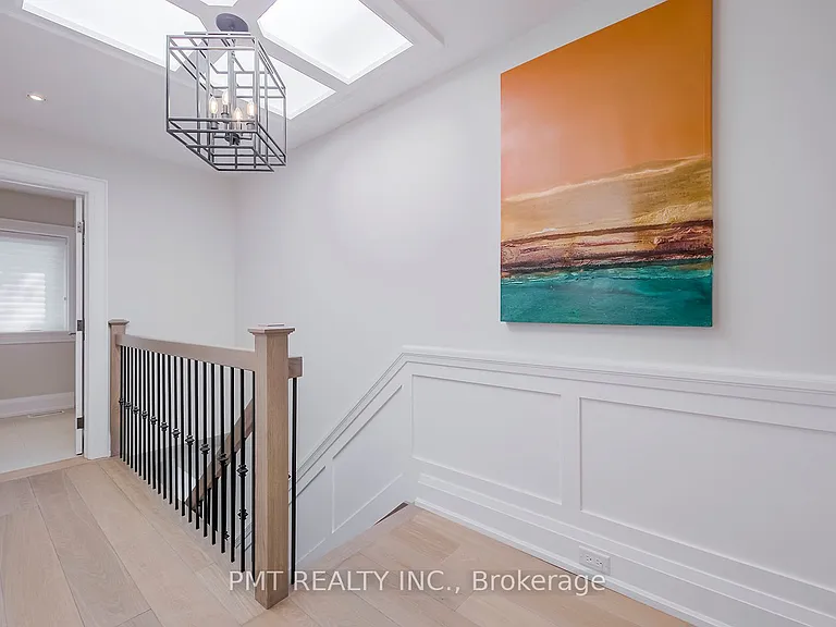 50 Thursfield Cres — Photo 21