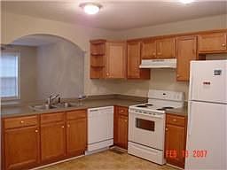 2nd image of 220 Nix Dr