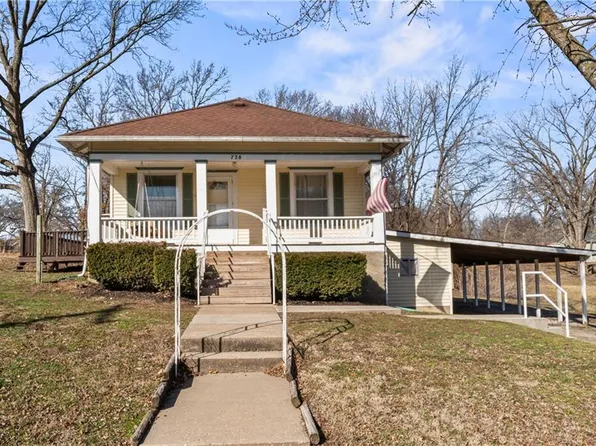 728 Pine St, Sweet Springs, MO 65351