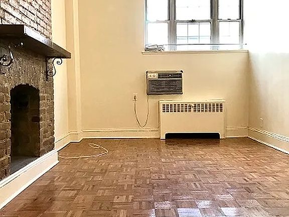 2nd image of 218 E 70th St APT 1B