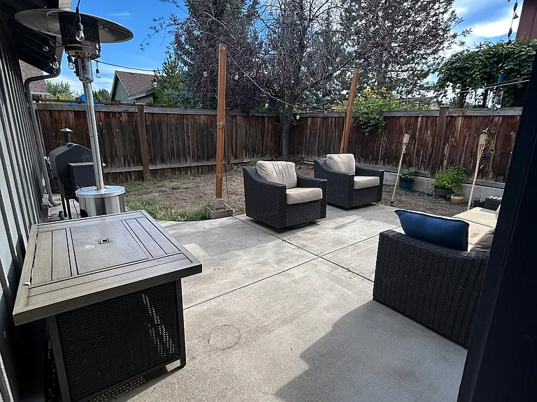 21365 Oakview Dr — Photo 33