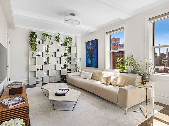 3rd image of 165 W 91st St #15A