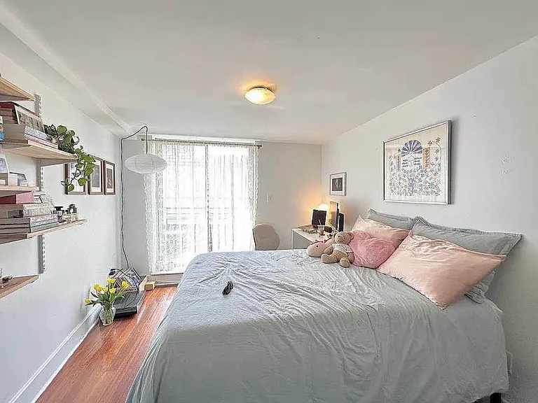 14 Meserole St #2B — Photo 5