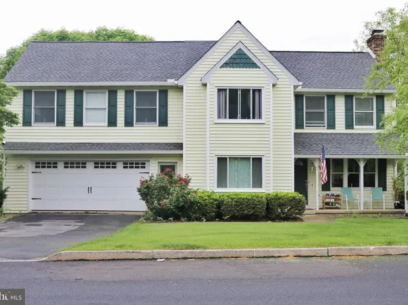 1249 Jill Dr, Hummelstown, PA 17036