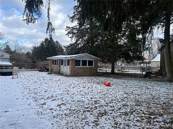 2nd image of 1532 Hanes Rd