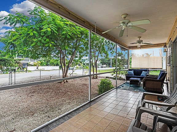 5th image of 29312 Coconut Palm Dr