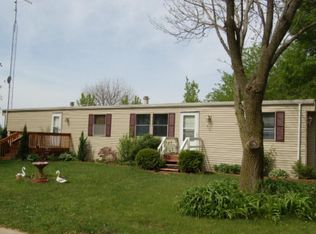 117 E Orchard Hills Dr, Rochelle, IL 61068