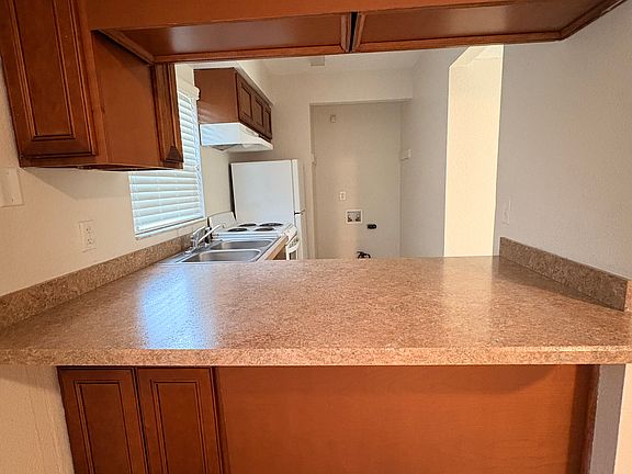 4th image of 659 Avenue A SW APT D