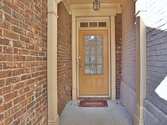 2nd image of 4979 Berkeley Oak Dr