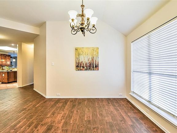 4th image of 1421 Parkside Dr