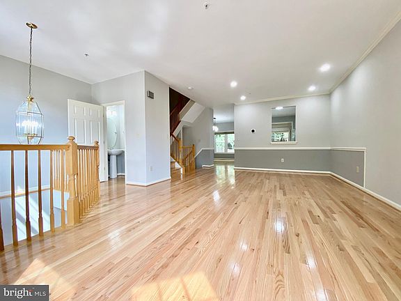 2nd image of 25 Blue Hosta Way