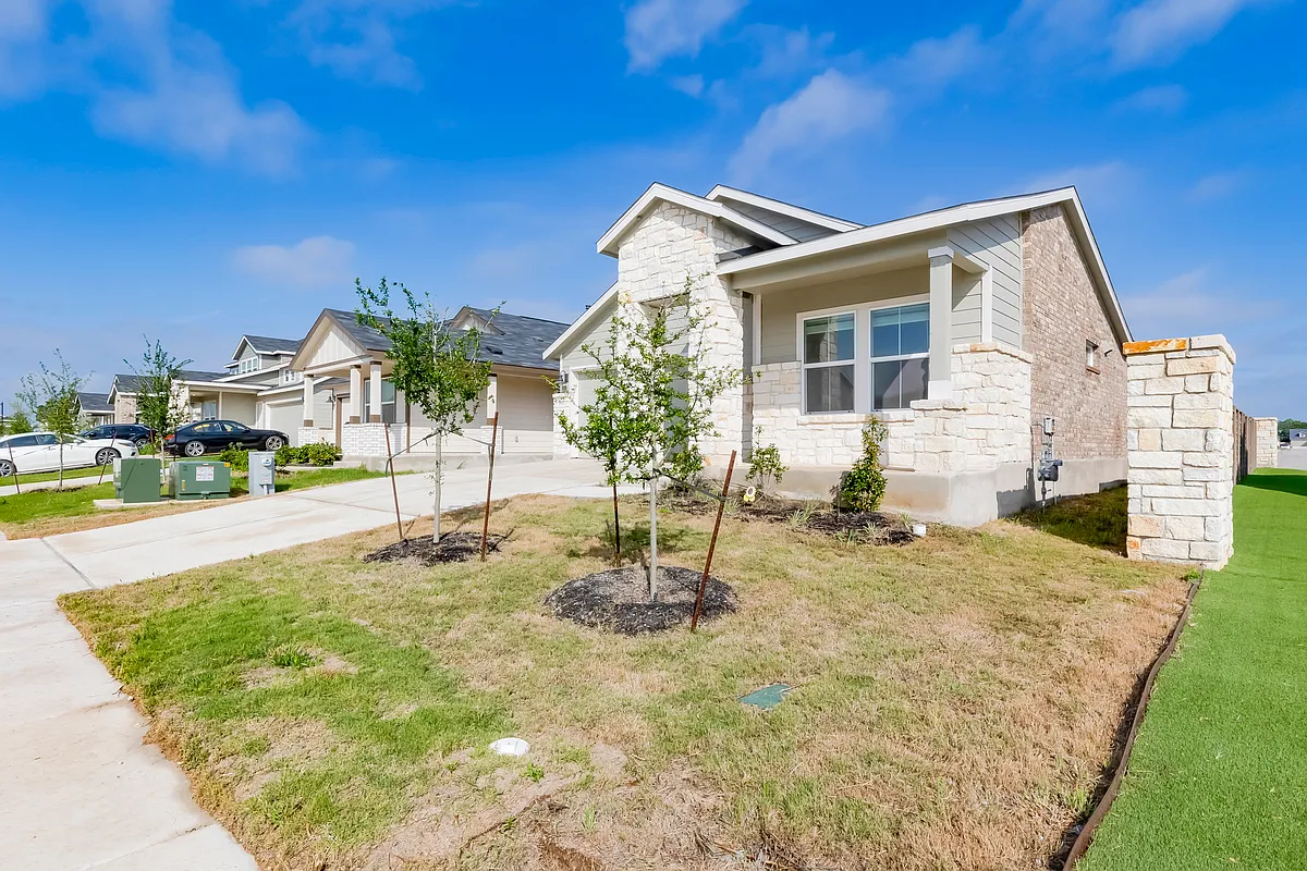 Building Photo - 591 Avre Loop