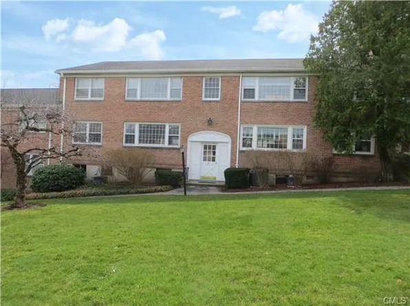 64 Heritage Hill Rd APT D, New Canaan, CT 06840