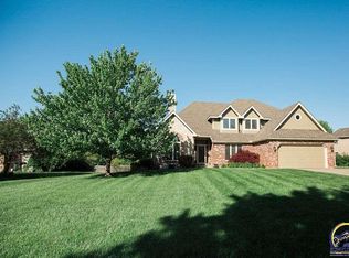 3919 SW King Arthurs Rd, Topeka, KS 66610