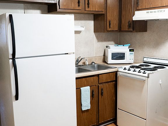 4th image of 707 W Race St #10932737