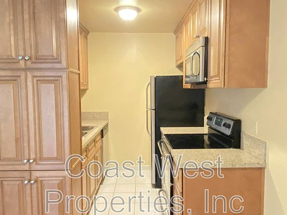 3rd image of 4046 Crown Point Dr #2
