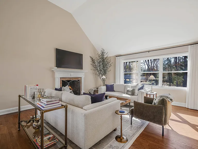117 Woodbine Dr — Photo 5