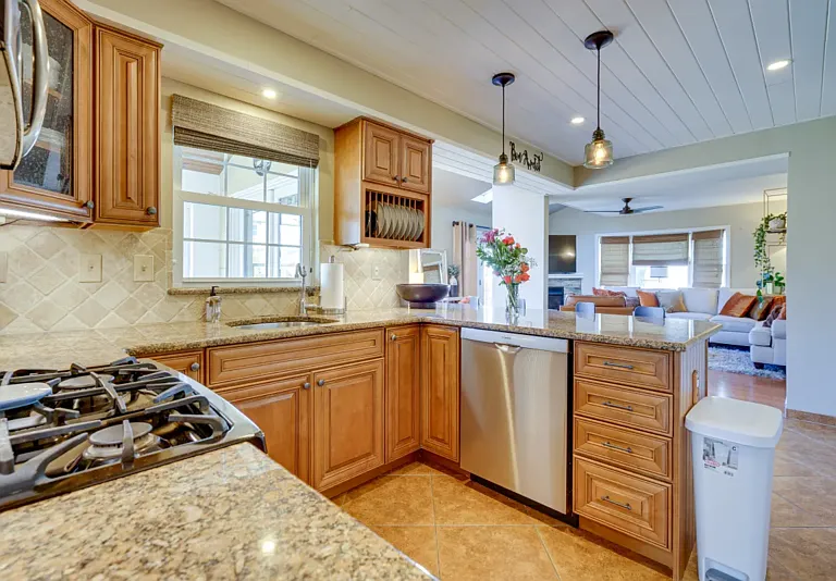 151 Rambling Rd — Photo 14
