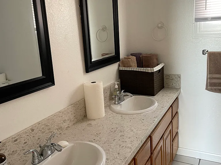 1128 S Clementine St S — Photo 19