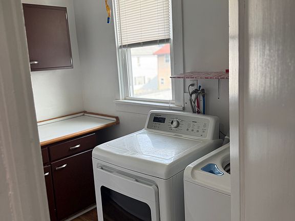 2nd image of 102 3rd Ave Floor 2