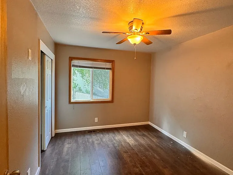 1327 NW Vallejo Dr — Photo 6