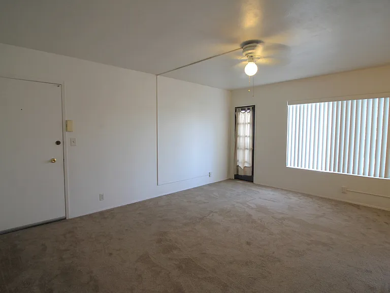 2835 Polk Ave — Photo 5