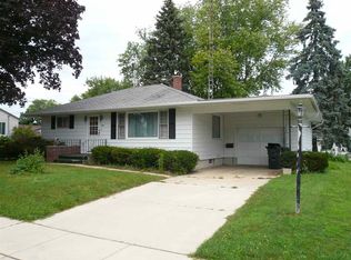 8 Greenwood St, Deerfield, WI 53531