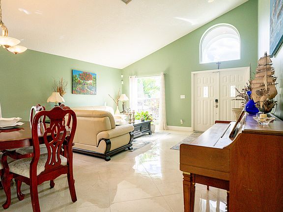 4th image of 111 Belmont Drive